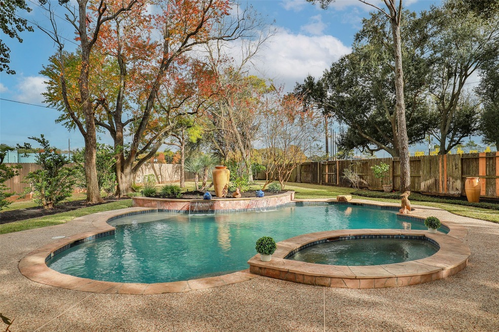 15702 Sweetwater Creek Dr, Houston, TX 77095 - photo 1