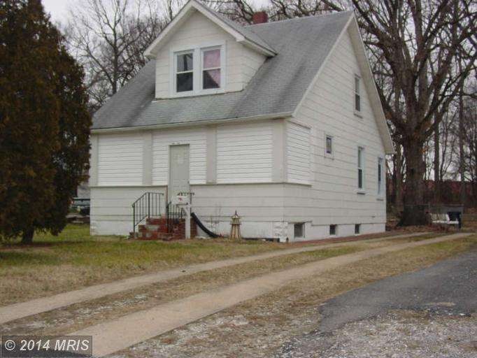 231 N Marlyn Ave, Essex, MD 21221 - photo 1