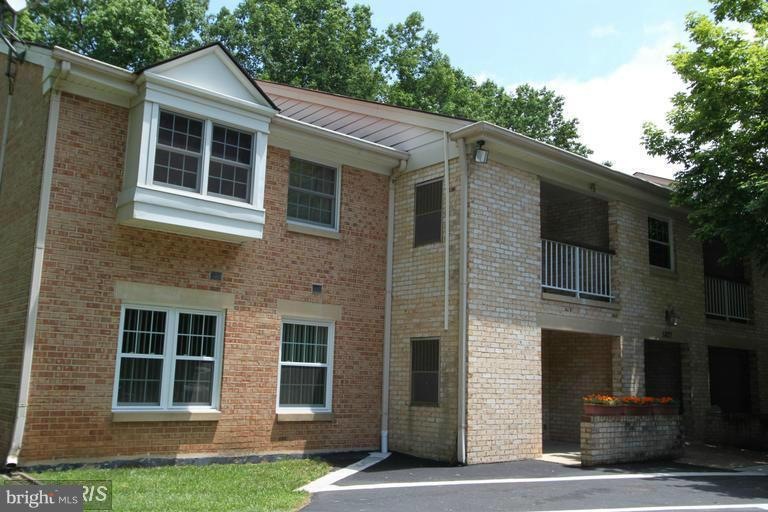 5821 Cove Landing Rd unit 303, Burke, VA 22015 - photo 1