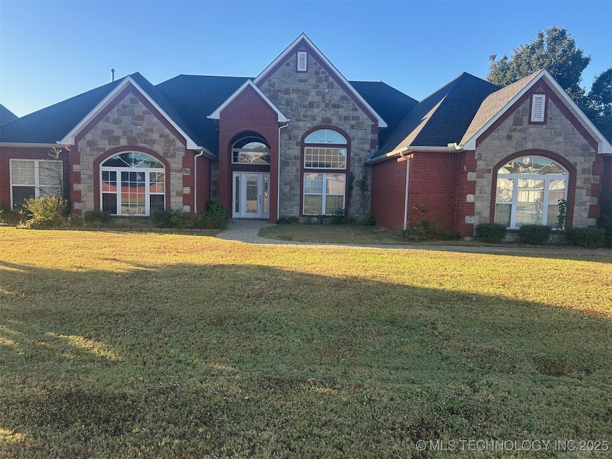 1104 SW 22nd St, Wagoner, OK 74467 - photo 1