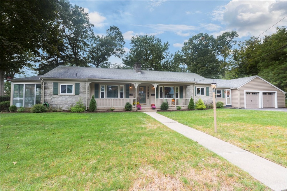 135 Park View Ave, Warwick, RI 02888 - photo 1