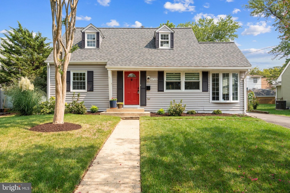 6723 Williams Dr, Alexandria, VA 22307 - photo 1