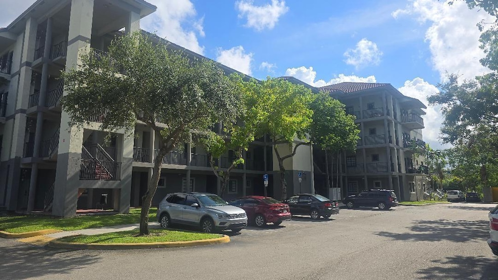 2801 Riverside Dr unit 107S, Coral Springs, FL 33065 - photo 1