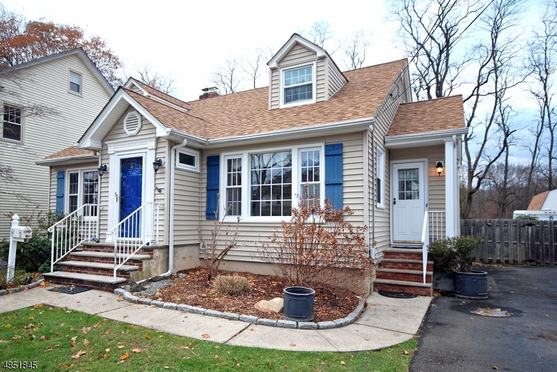 226 3rd St, Dunellen, NJ 08812 - photo 1