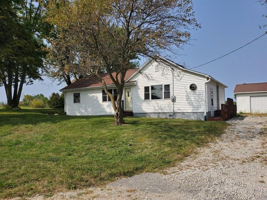 314 Maple St, Center Point, IA 52213 - photo 1