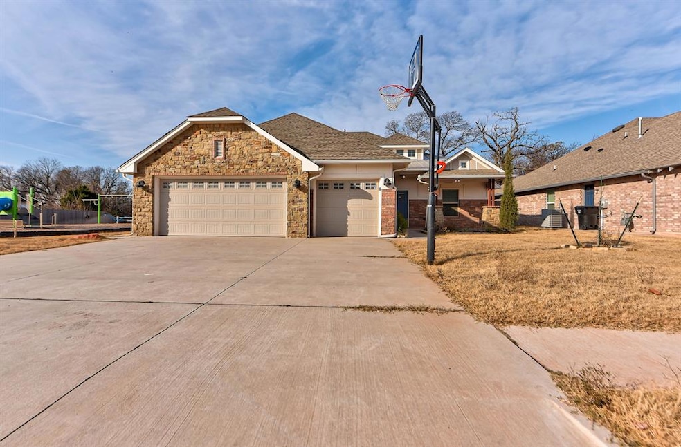 2313 Northfork Dr, Moore, OK 73160 - photo 1