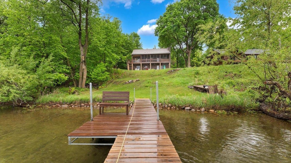Pending $749,900 • Co-Listing Agent
