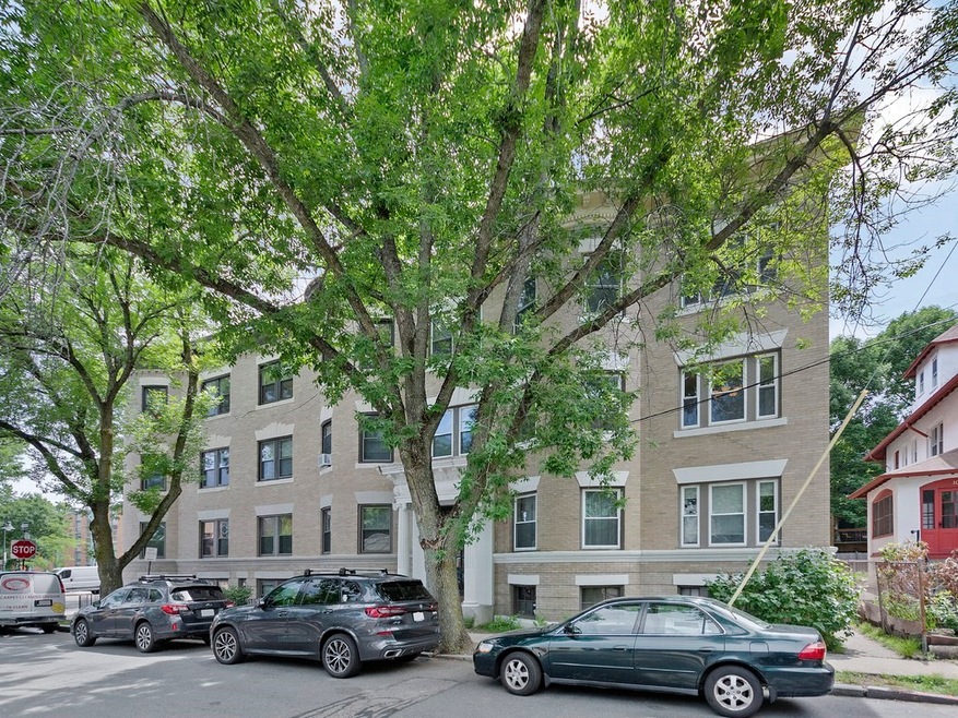 6 Shailer St unit 2, Brookline, MA 02446 - photo 1