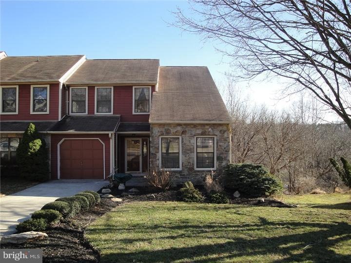 8554 Trumbauer Dr, Glenside, PA 19038 - photo 1