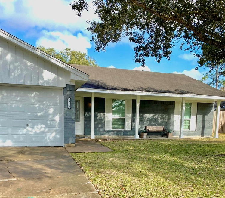 2712 Perry Ln, Alvin, TX 77511 - photo 1