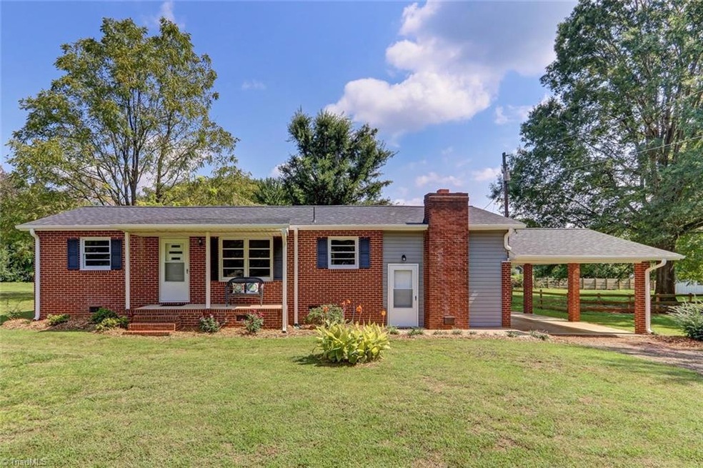 1137 Rockingham Dr, Reidsville, NC 27320 - photo 1