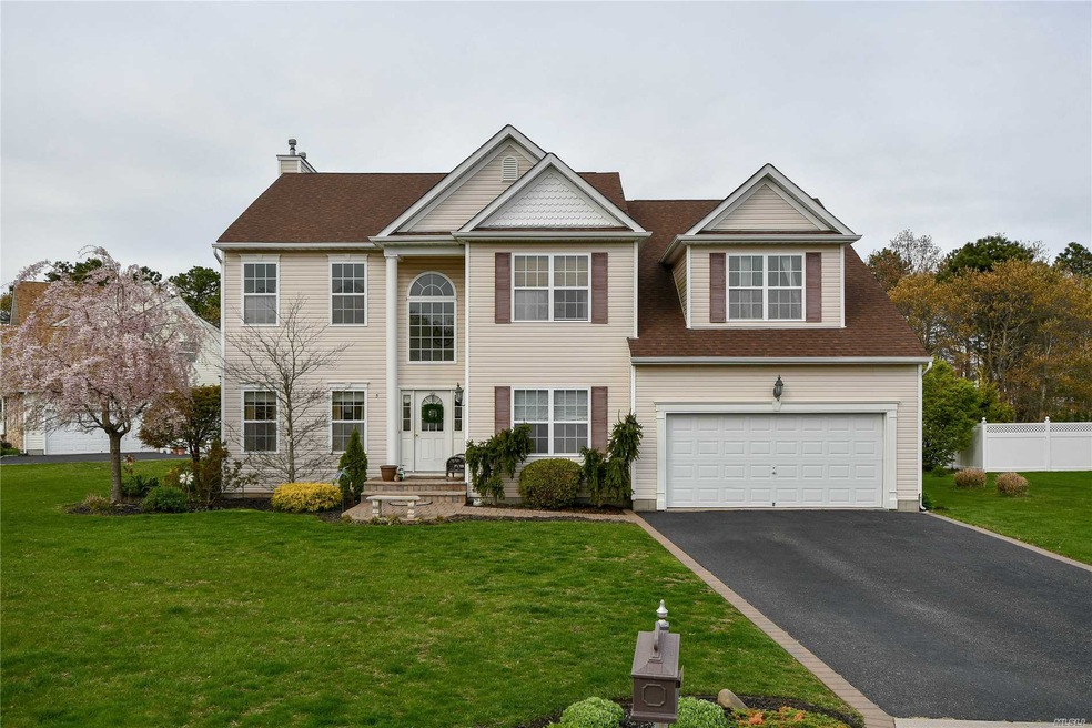 5 Atwood St, Medford, NY 11763 - photo 1