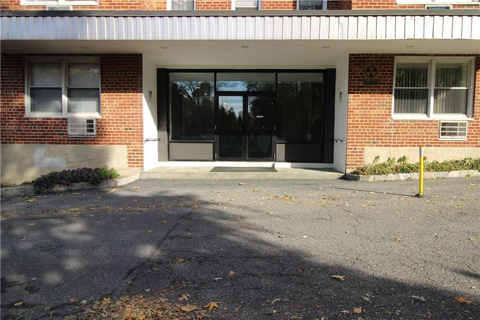 510 Midland Ave unit 3C, Yonkers, NY 10704 - photo 1