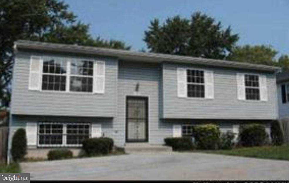 909 Drum Ave, Capitol Heights, MD 20743 - photo 1