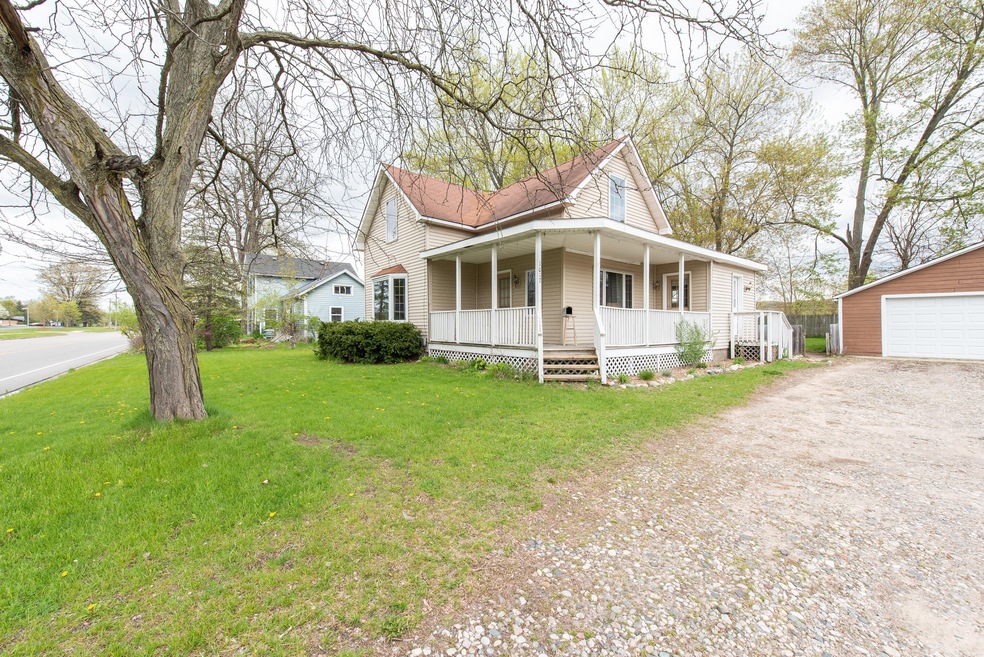 1017 N Hudson St, Lowell, MI 49331 - photo 1