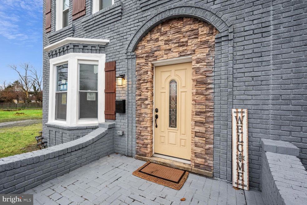 525 W Broad St, Palmyra, NJ 08065 - photo 1