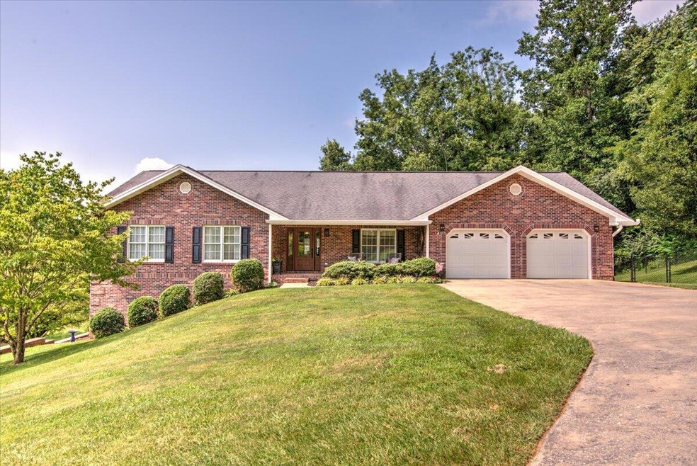 1406 Squibb Dr, Johnson City, TN 37601 - photo 1