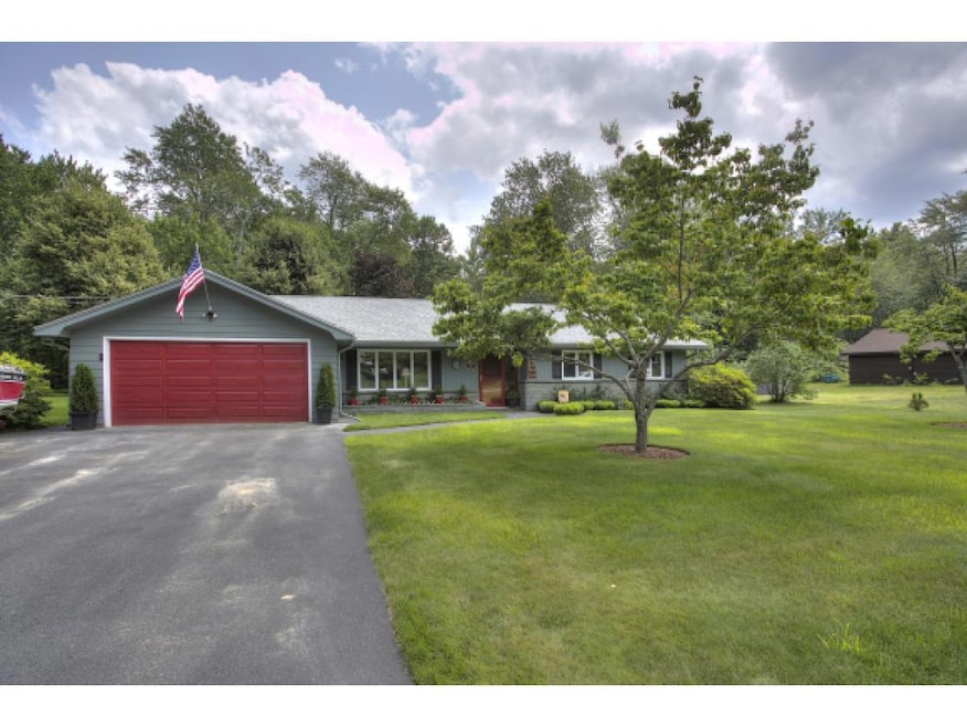 21 Sawmill Rd, Pelham, NH 03076 - photo 1