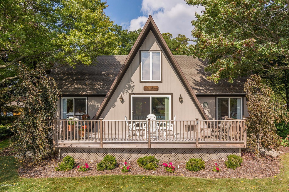 Lake-Side Deck