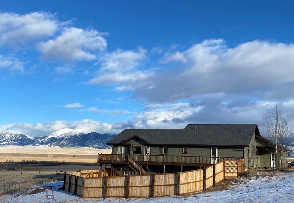 Stunning Madison Range Views from this 4 Bed/3 Bat