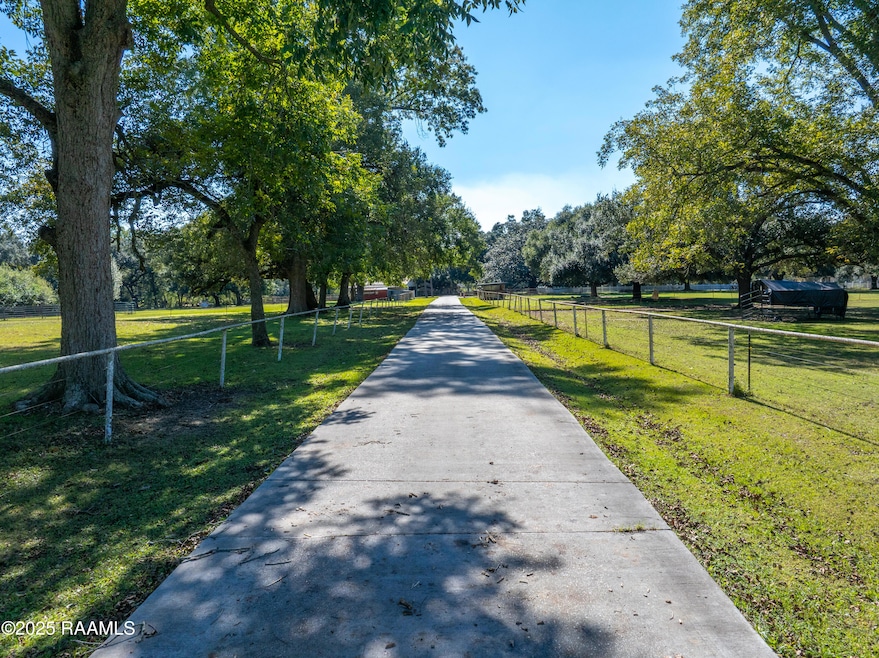 726 E Broussard Rd, Lafayette, LA 70508 - photo 1