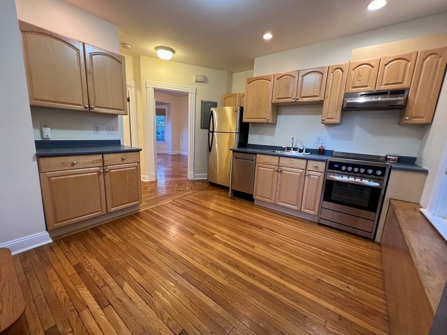 61 Walnut St unit 2, Somerville, MA 02143 - photo 1