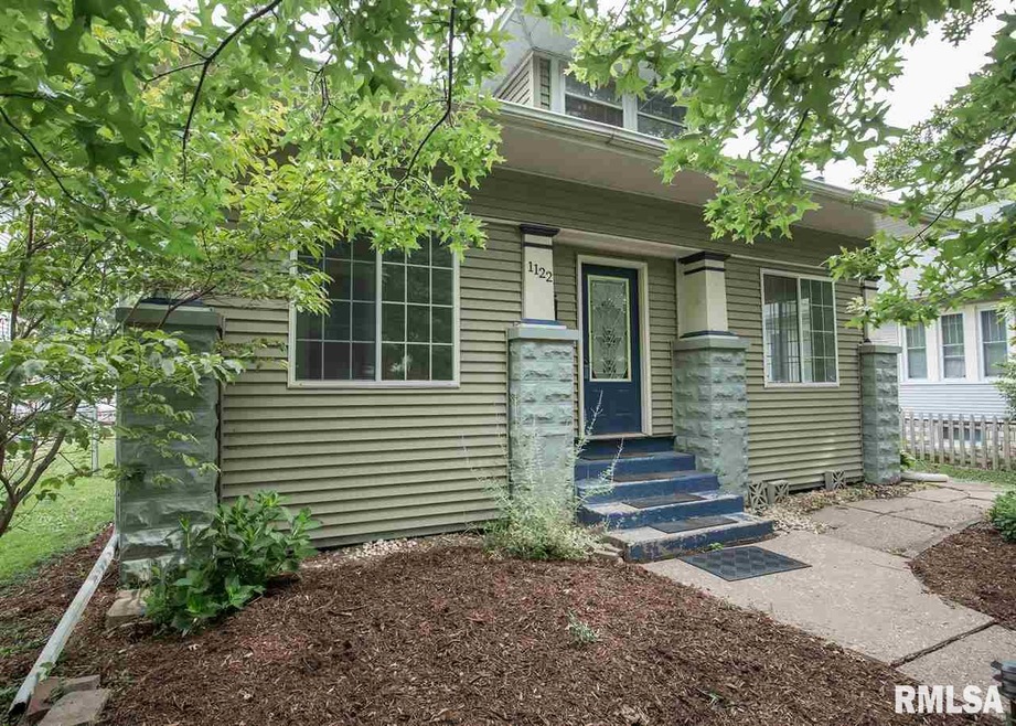 1122 W 17th St, Davenport, IA 52804 - photo 1