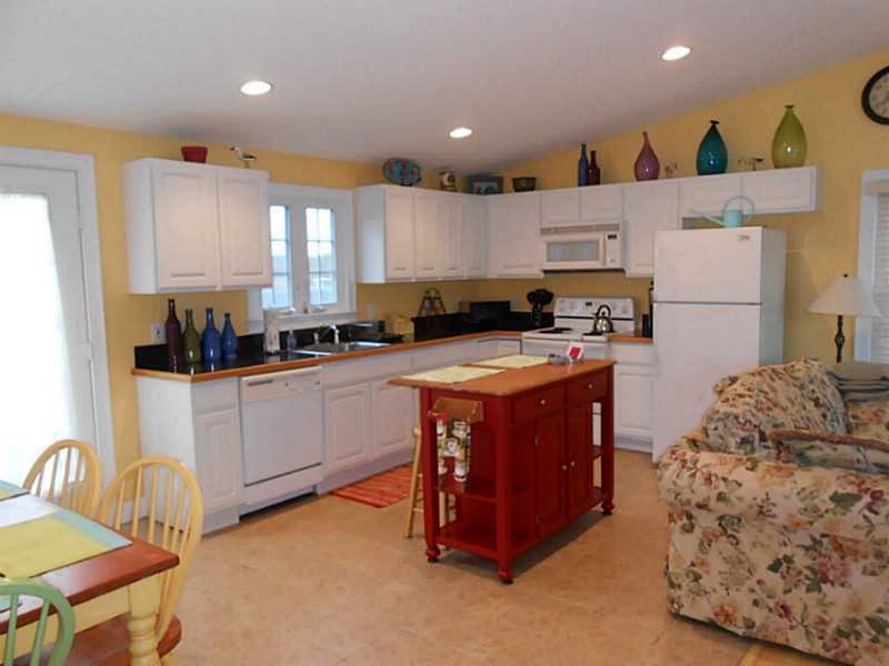 55 Winnapaug Rd, Westerly, RI 02891 - photo 1