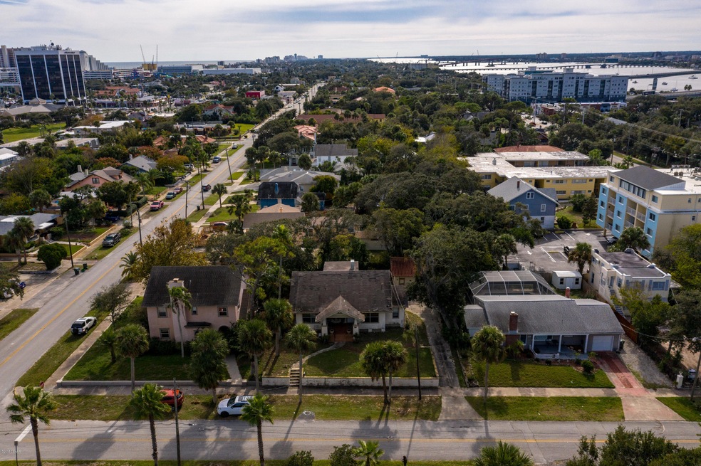 220 Riverview