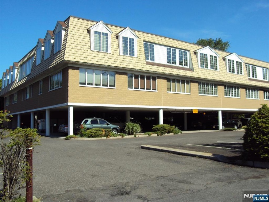 175 Washington Ave unit L, Dumont, NJ 07628 - photo 1