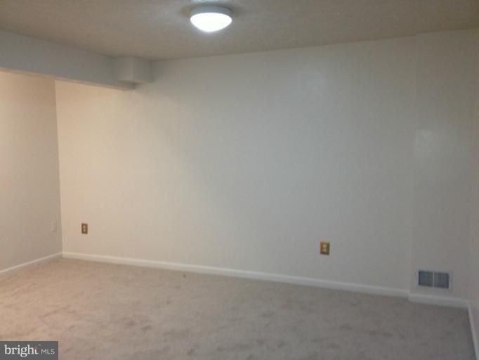 13906 Winding Ridge Ln, Centreville, VA 20121 - photo 1