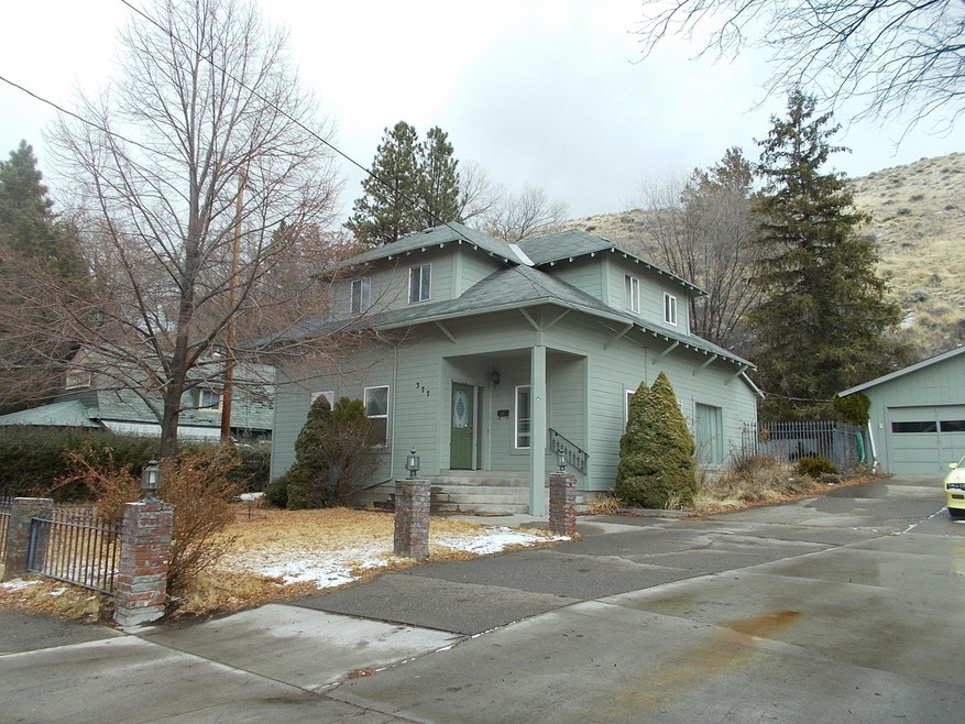 377 S E St, Lakeview, OR 97630 - photo 1