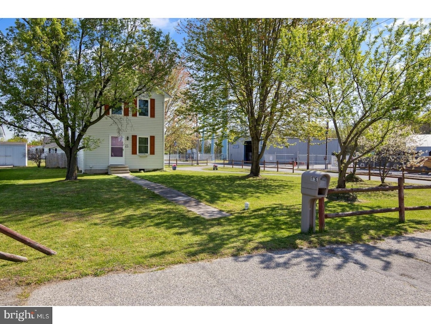 102 E Milby St, Harrington, DE 19952 - photo 1
