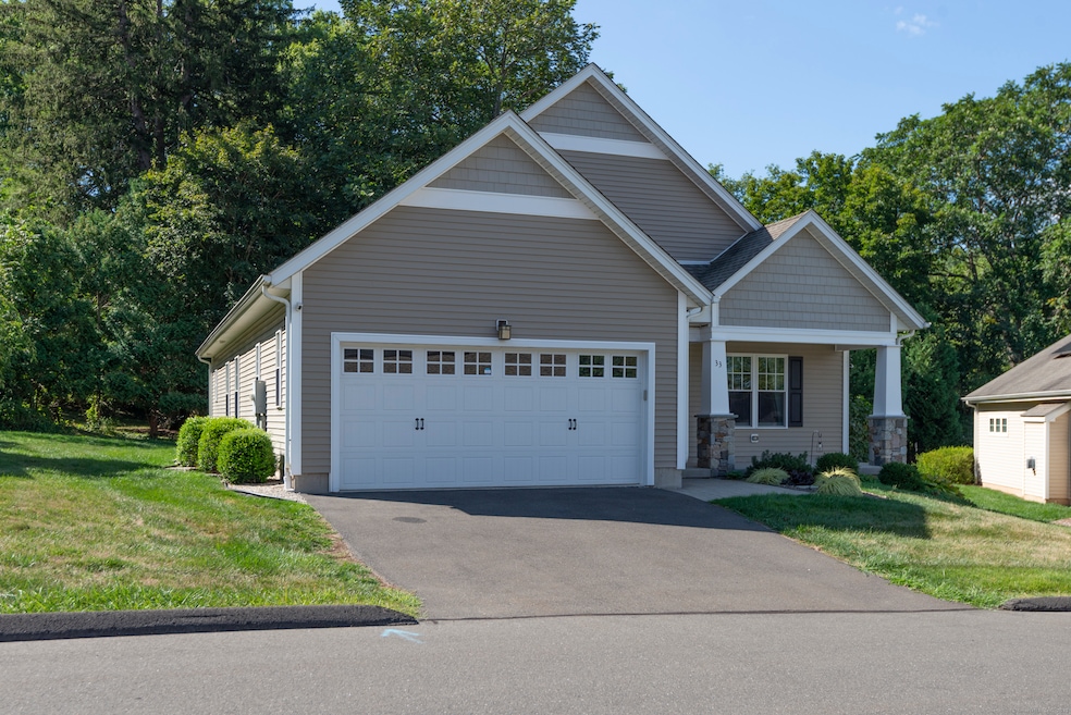 33 Bartlett Hollow unit 33, Middletown, CT 06457 - photo 1