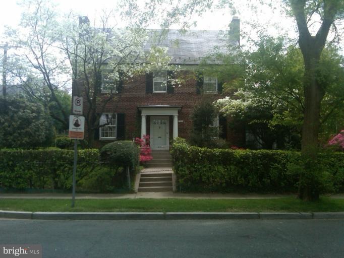 3640 Fessenden St NW, Washington, DC 20008 - photo 1