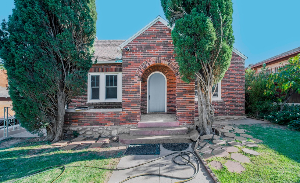 2708 Gold Ave, El Paso, TX 79930 - photo 1