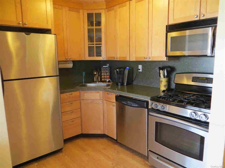 14 Russett Rd unit 14, Poughkeepsie, NY 12601 - photo 1