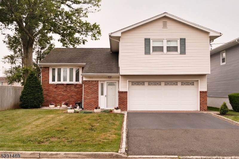 1105 Fedirko Ct, Linden, NJ 07036 - photo 1