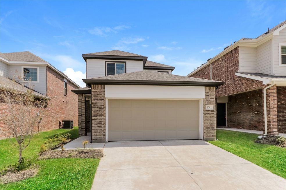 1301 Jonah Ln, Ennis, TX 75119 - photo 1