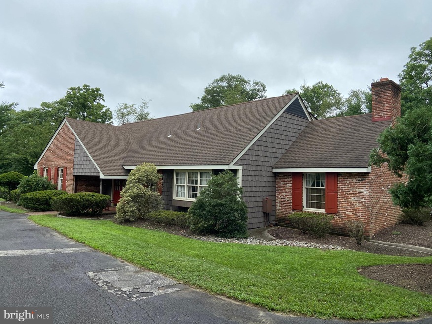 636 Mount Laurel Rd, Mount Laurel, NJ 08054 - photo 1