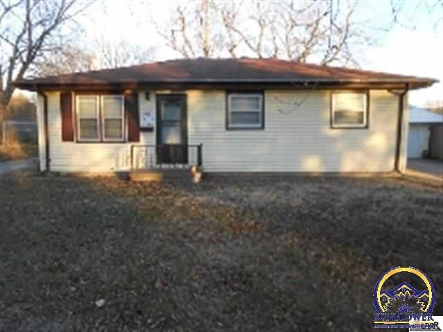 1188 SW Seabrook Ave, Topeka, KS 66604 - photo 1