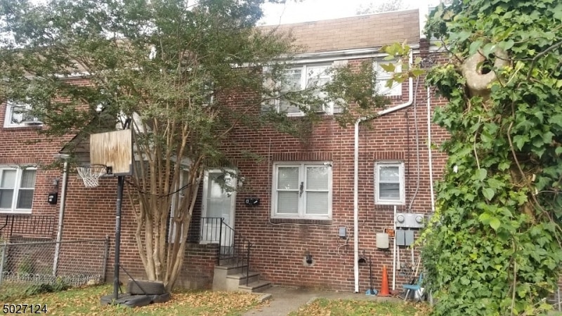 508 Pfeiffer St, Camden, NJ 08105 - photo 1