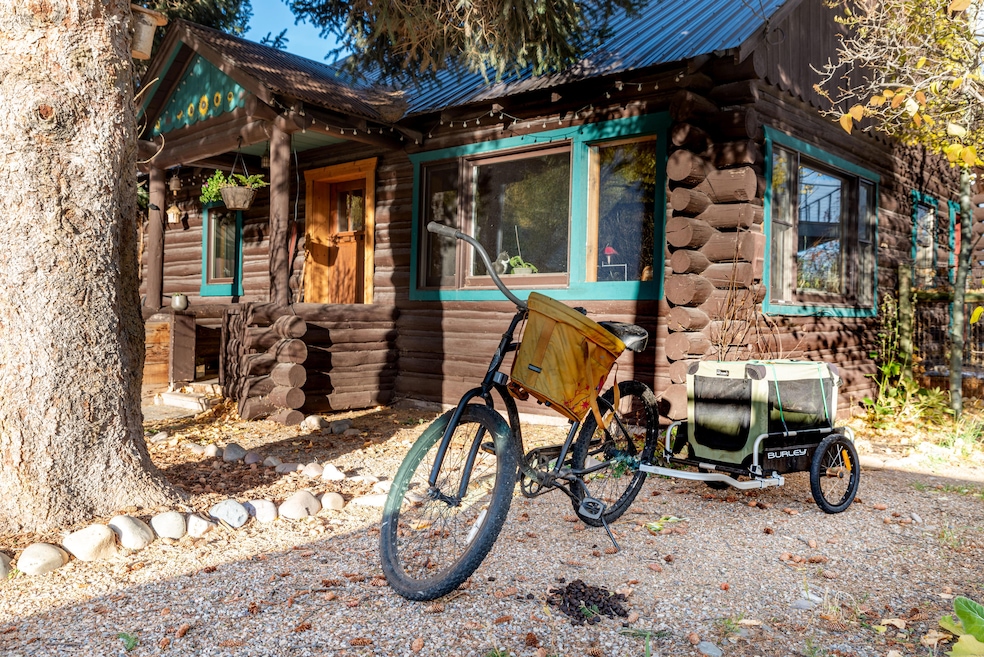 2 1310 N. West Street Wilson Cabins exte