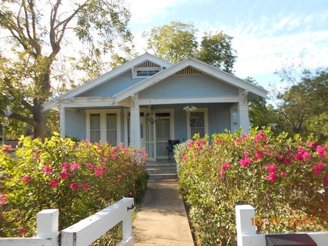 702 N Orange St, Fredericksburg, TX 78624 - photo 1