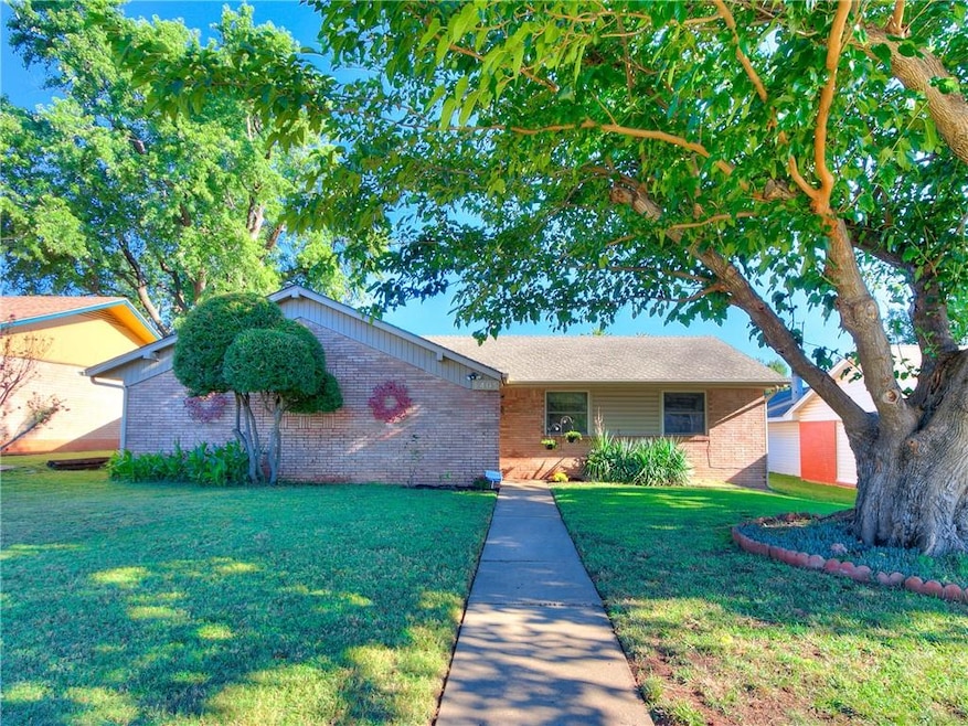 5405 NW 66th St, Warr Acres, OK 73132 - photo 1