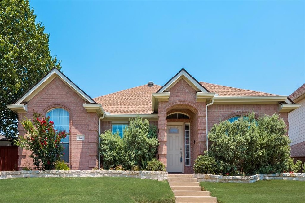 933 Heatherwood Dr, Wylie, TX 75098 - photo 1