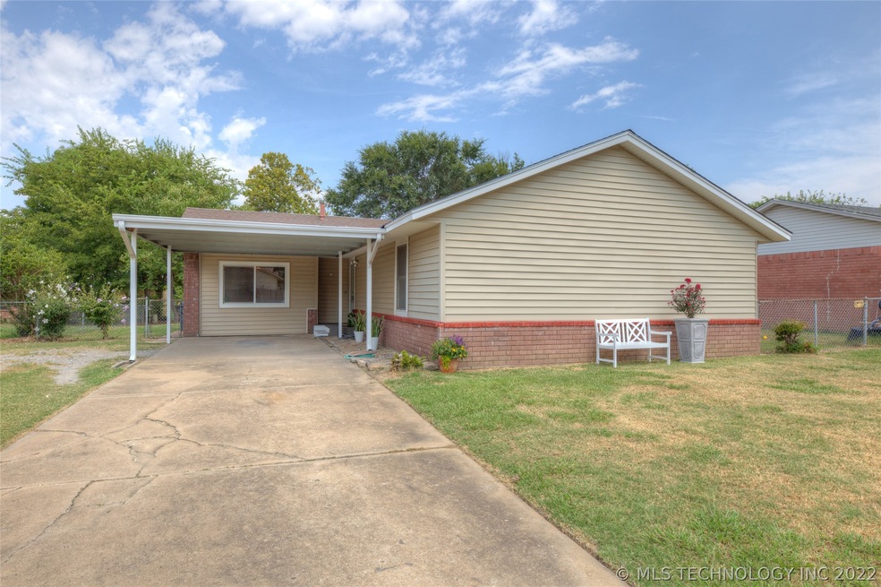 1327 E 144th St, Glenpool, OK 74033 - photo 1