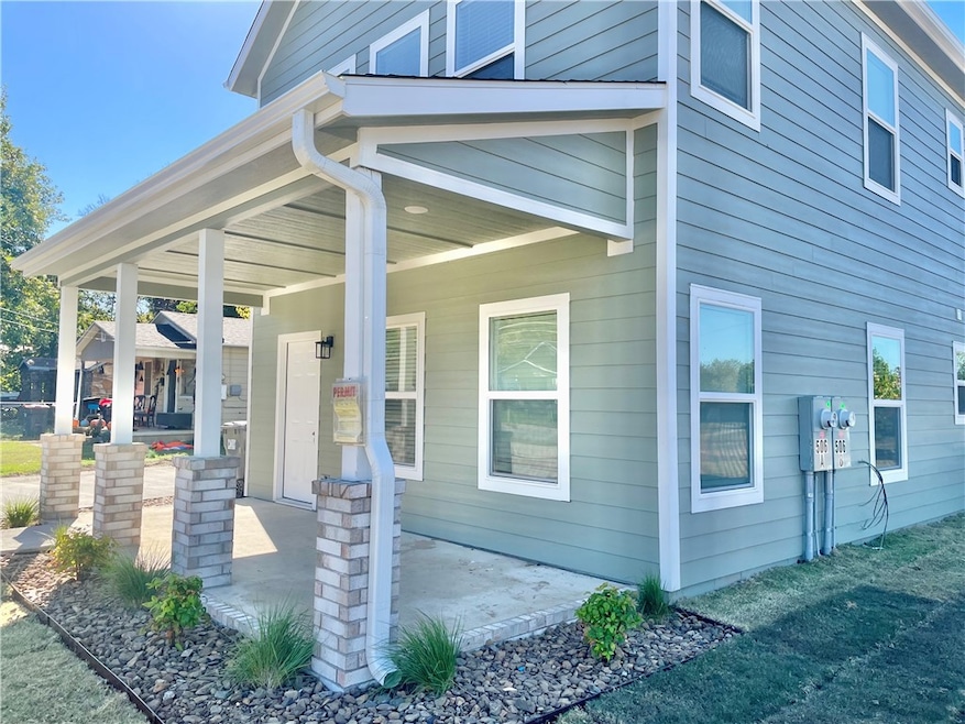 506 Park St unit B, Springdale, AR 72764 - photo 1