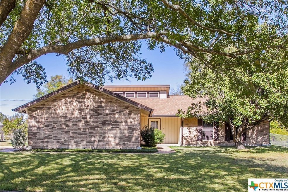 1280 Quail Run Dr, Troy, TX 76579 - photo 1