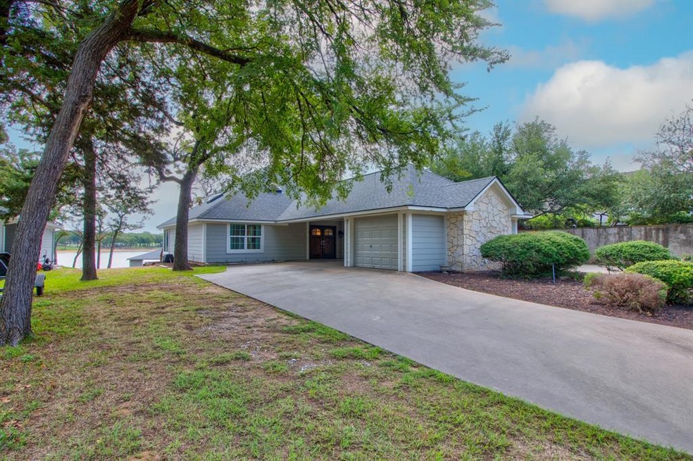 126 Hogan Dr, Gainesville, TX 76240 - photo 1